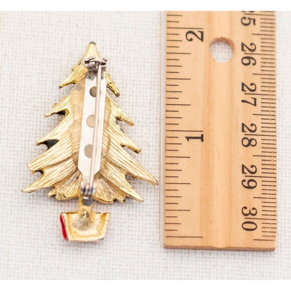Vintage Art Nouveau Green Christmas Tree Red Rhinestones Holiday Brooch Pin A11 - Picture 2 of 2